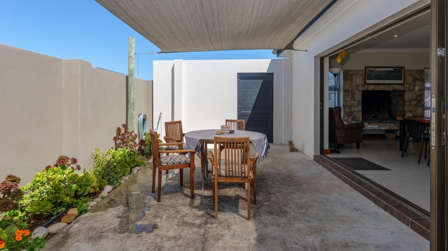 3 Bedroom Property for Sale in Struisbaai Western Cape